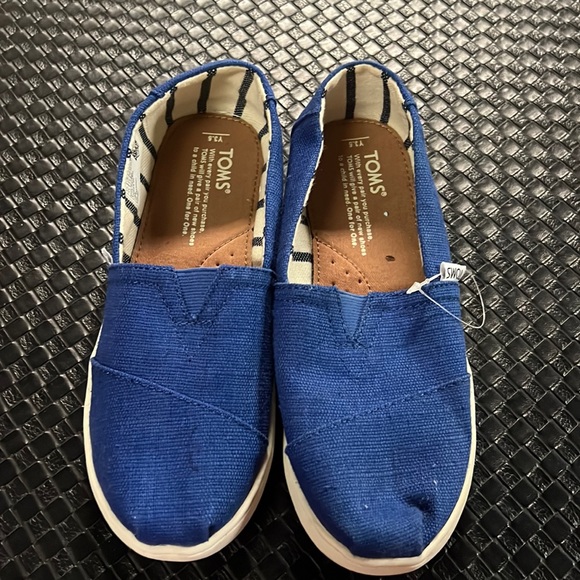 Toms Other - Brand new never worn TOMS youth 3.5